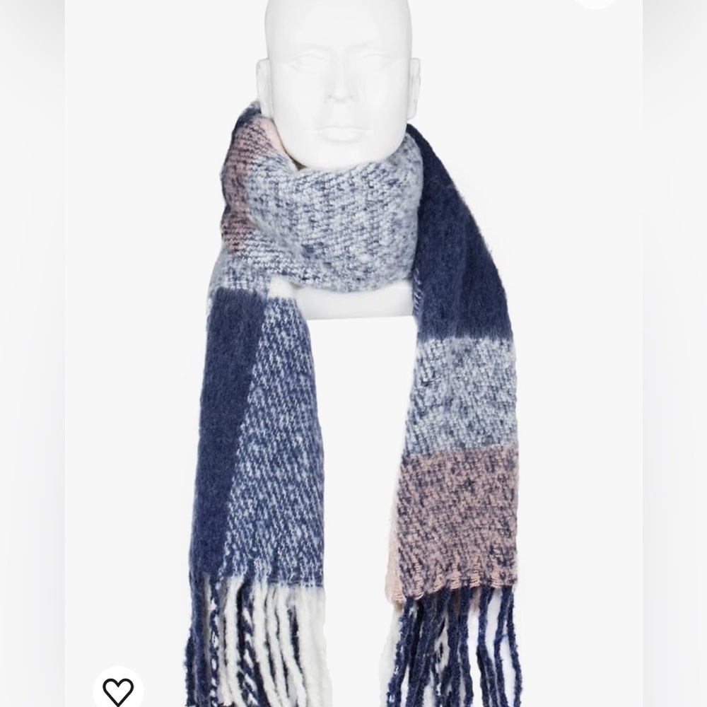 Jessica Simpson Womens  Cozy Oversized Soft Check Scarf With Fringe